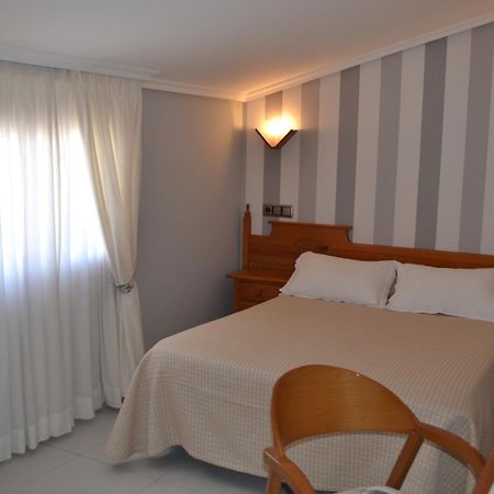 Hotel Piramide Portonovo Bilik gambar
