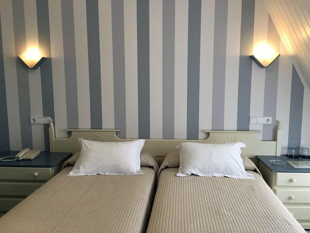 Hotel Piramide Portonovo Luaran gambar