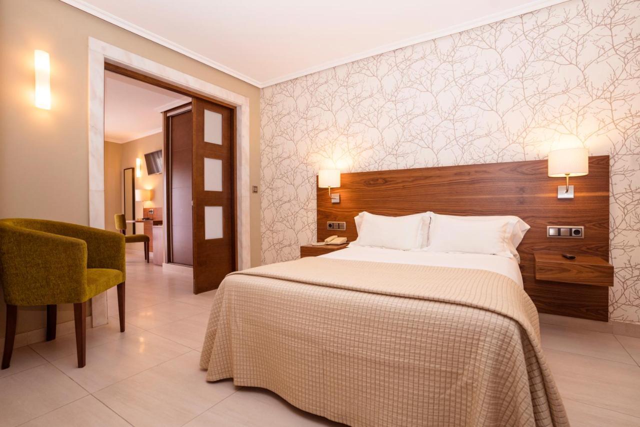 Hotel Piramide Portonovo Luaran gambar