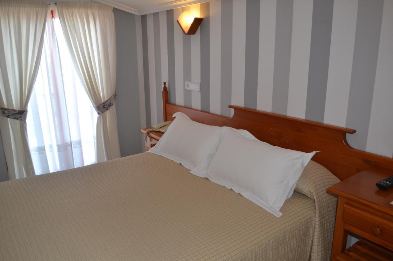 Hotel Piramide Portonovo Bilik gambar