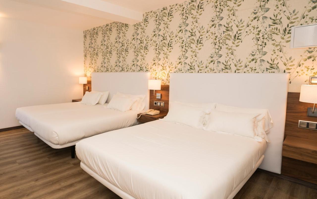 Hotel Piramide Portonovo Bilik gambar